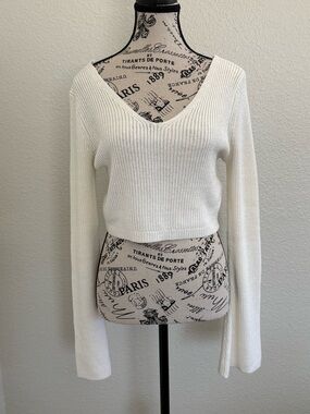 Women's White V-Neck Cropped Sweater
